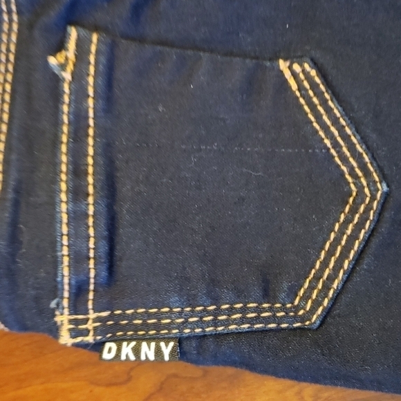 Dkny Jean Jeggings Dark Wash Like New EUC sz 4 - Picture 3 of 11